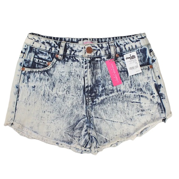 NWT Women's Charlotte Russe Refuge Bleach Wash Cutoff Denim Jean Shorts Size 4 - Picture 1 of 2